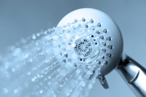 Depois do treino devo tomar banho com água fria ou quente?