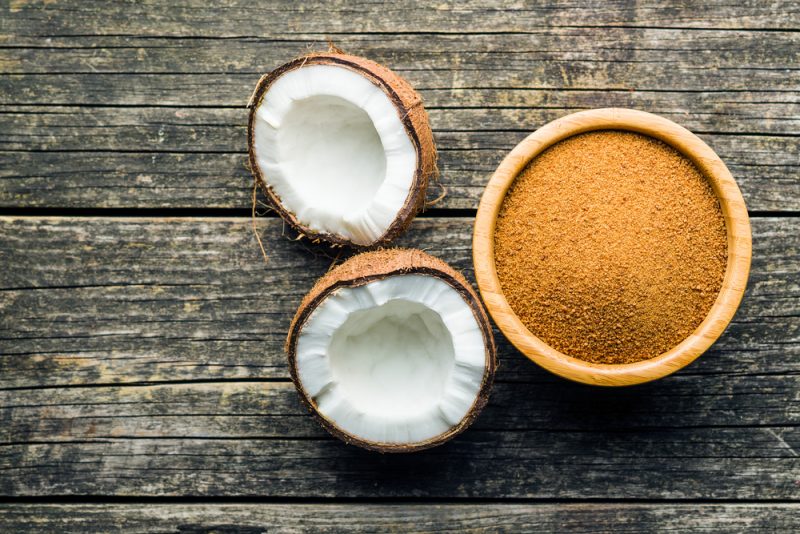 Açúcar de coco é mais saudável que o açúcar branco