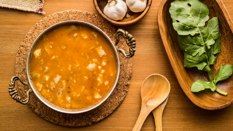 Receita de sopa turca de legumes e feijão indicada para diabéticos