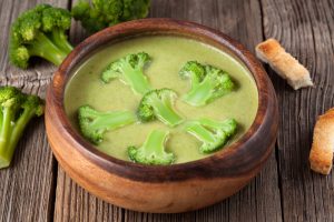 Como preparar creme de brócolos cremoso indicado para diabéticos